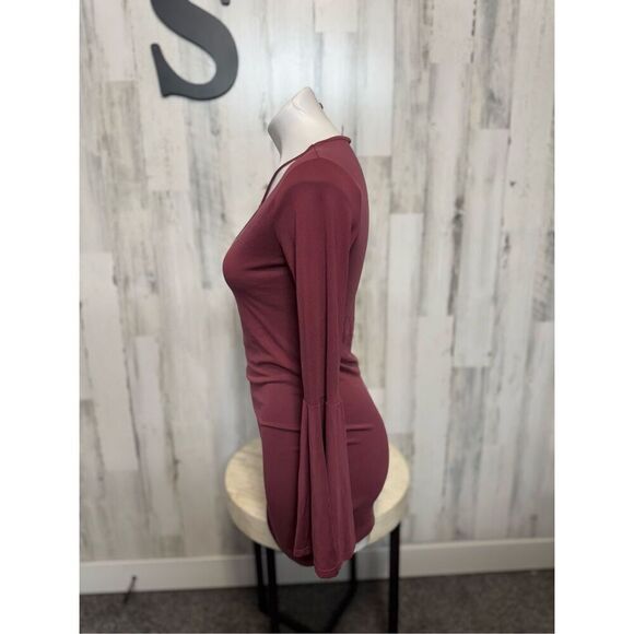 Adam Levine dress - Picture 3 of 7